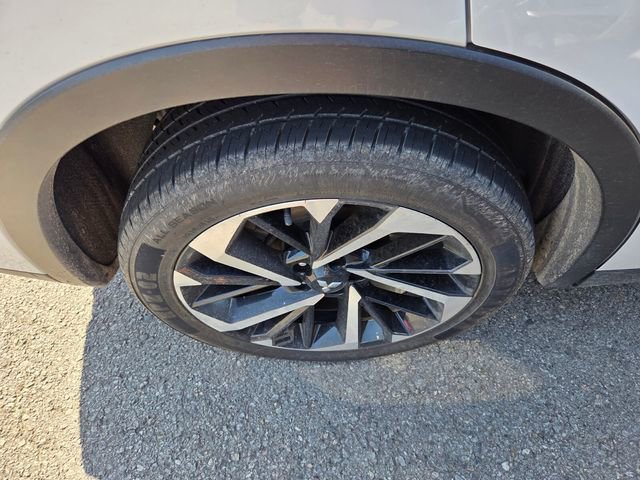 Used 2024 Mitsubishi Outlander SE image 9