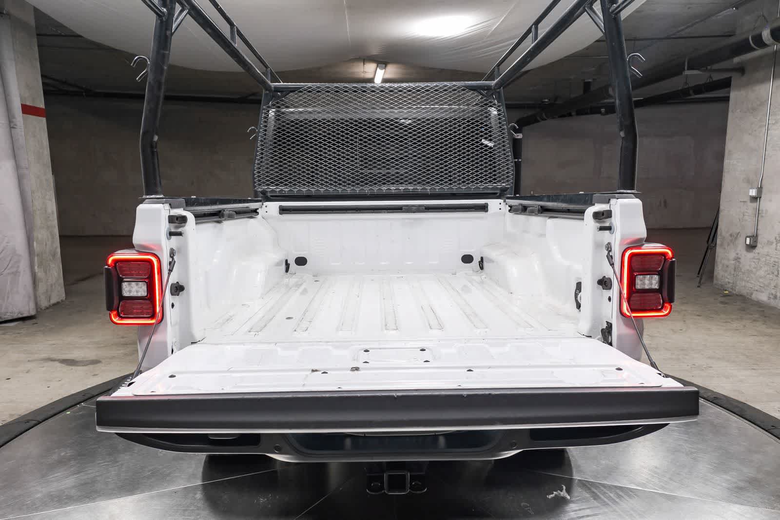 Used 2021 Jeep Gladiator Sport AWD/4WD image 27