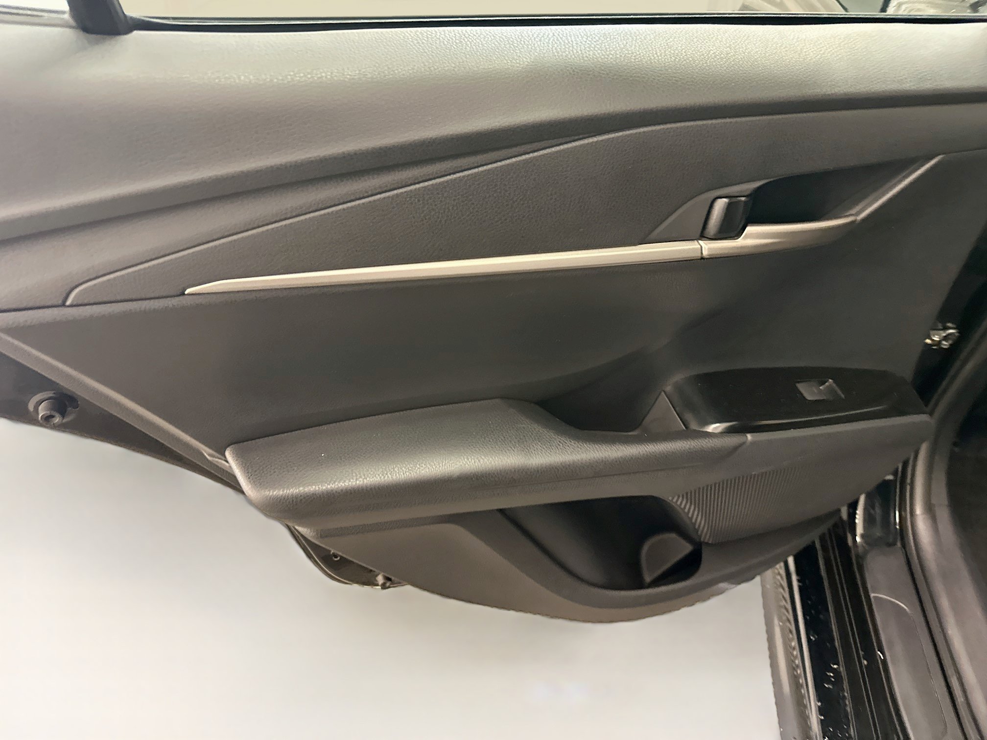 Used 2025 Toyota Camry SE FWD image 27