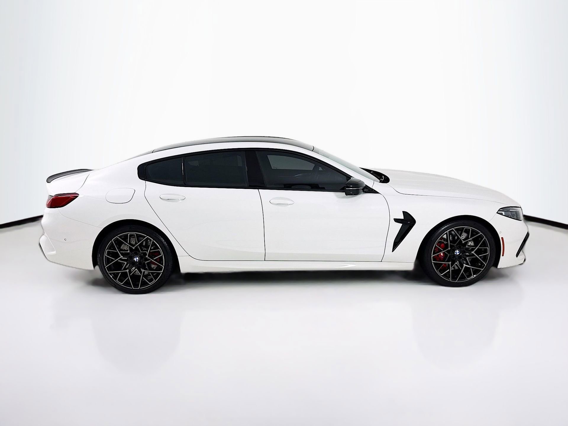 Used 2025 BMW M8 Competition AWD/4WD image 9
