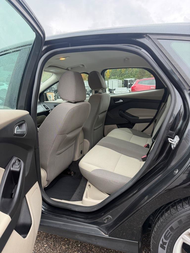 Used 2013 Ford Focus SE FWD image 14
