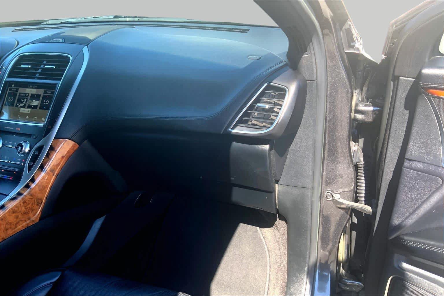 Used 2018 Lincoln MKX Reserve AWD/4WD image 19