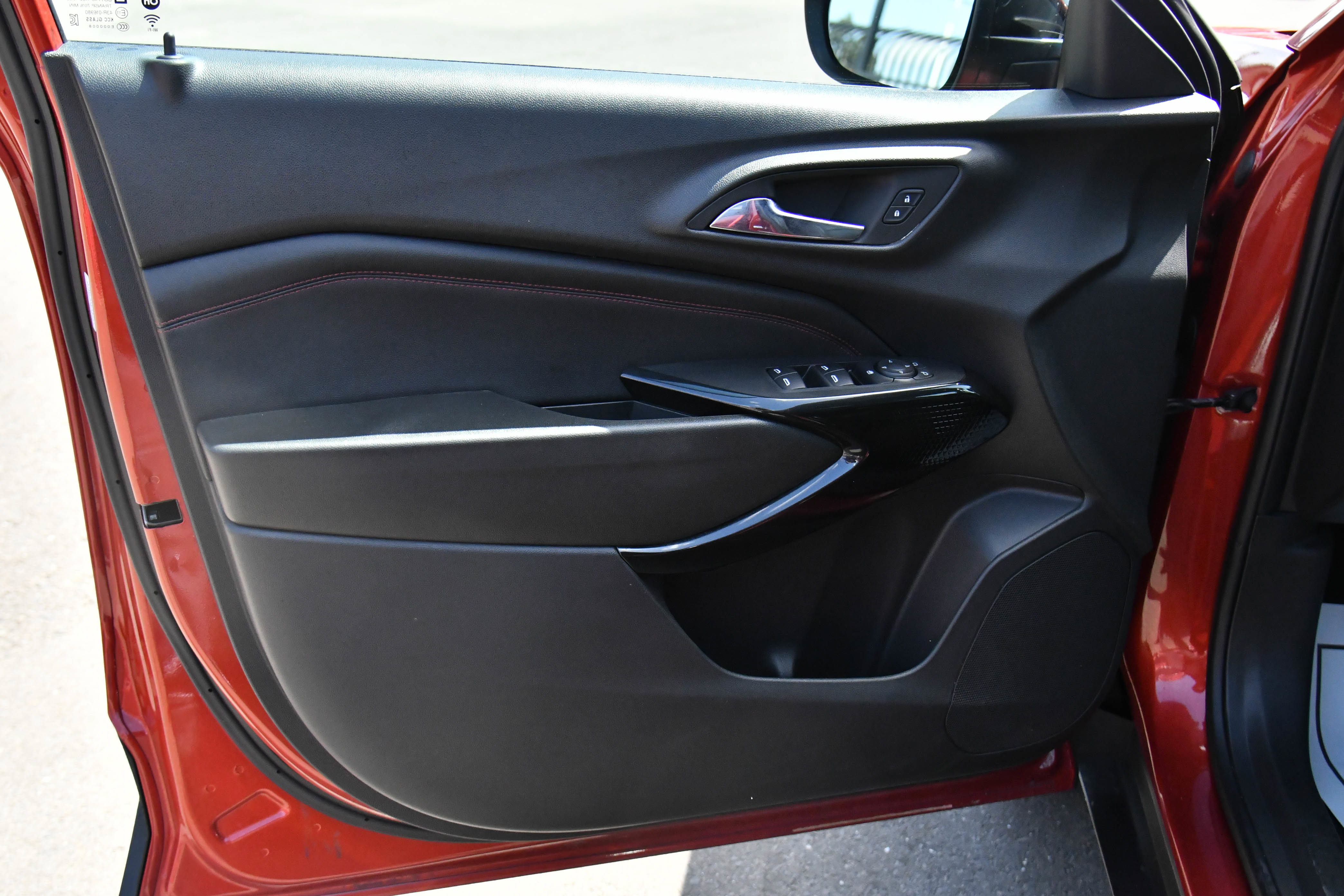 Used 2024 Chevrolet Trax RS w/ Driver Confidence Package FWD image 13