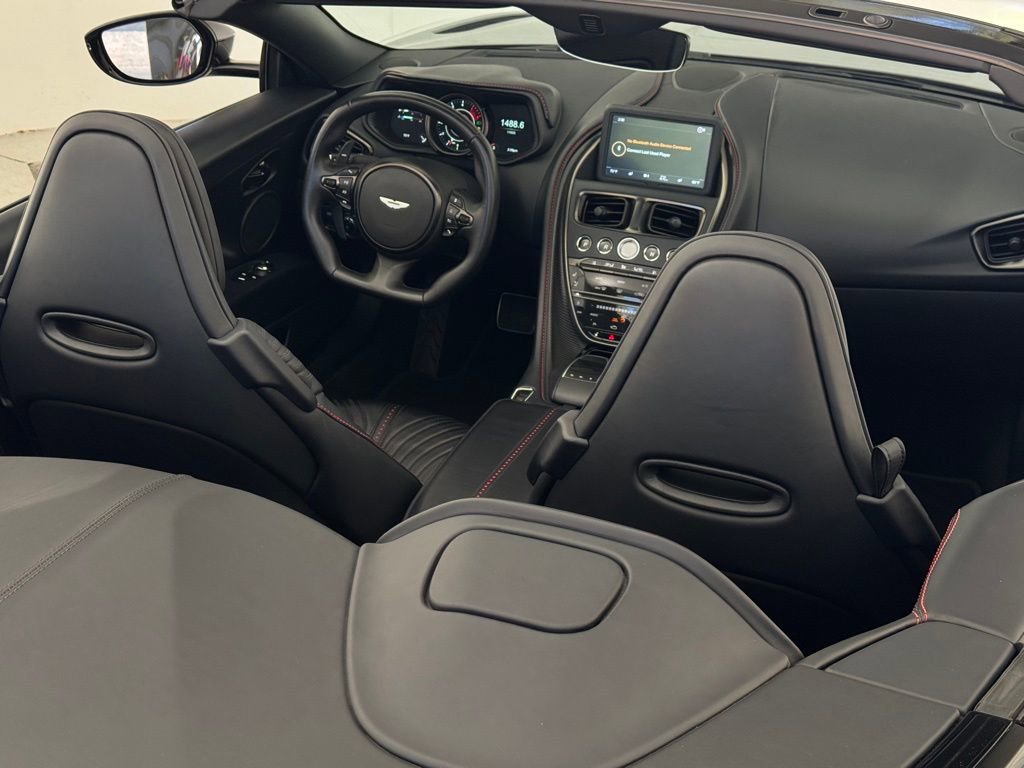 Used 2023 Aston Martin DB11 Volante image 74