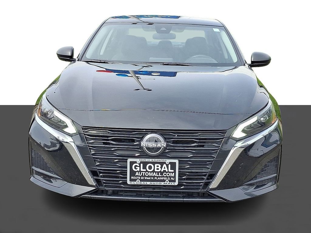 Used 2025 Nissan Altima 2.5 SV image 2