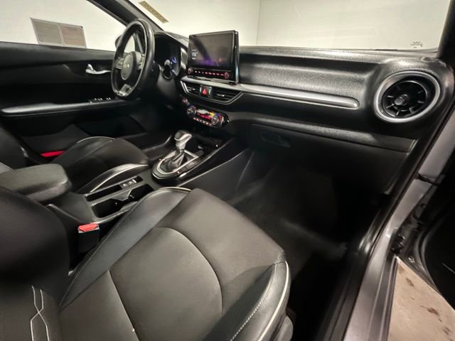 Used 2023 Kia Forte GT-Line w/ GT-Line Premium Package image 10