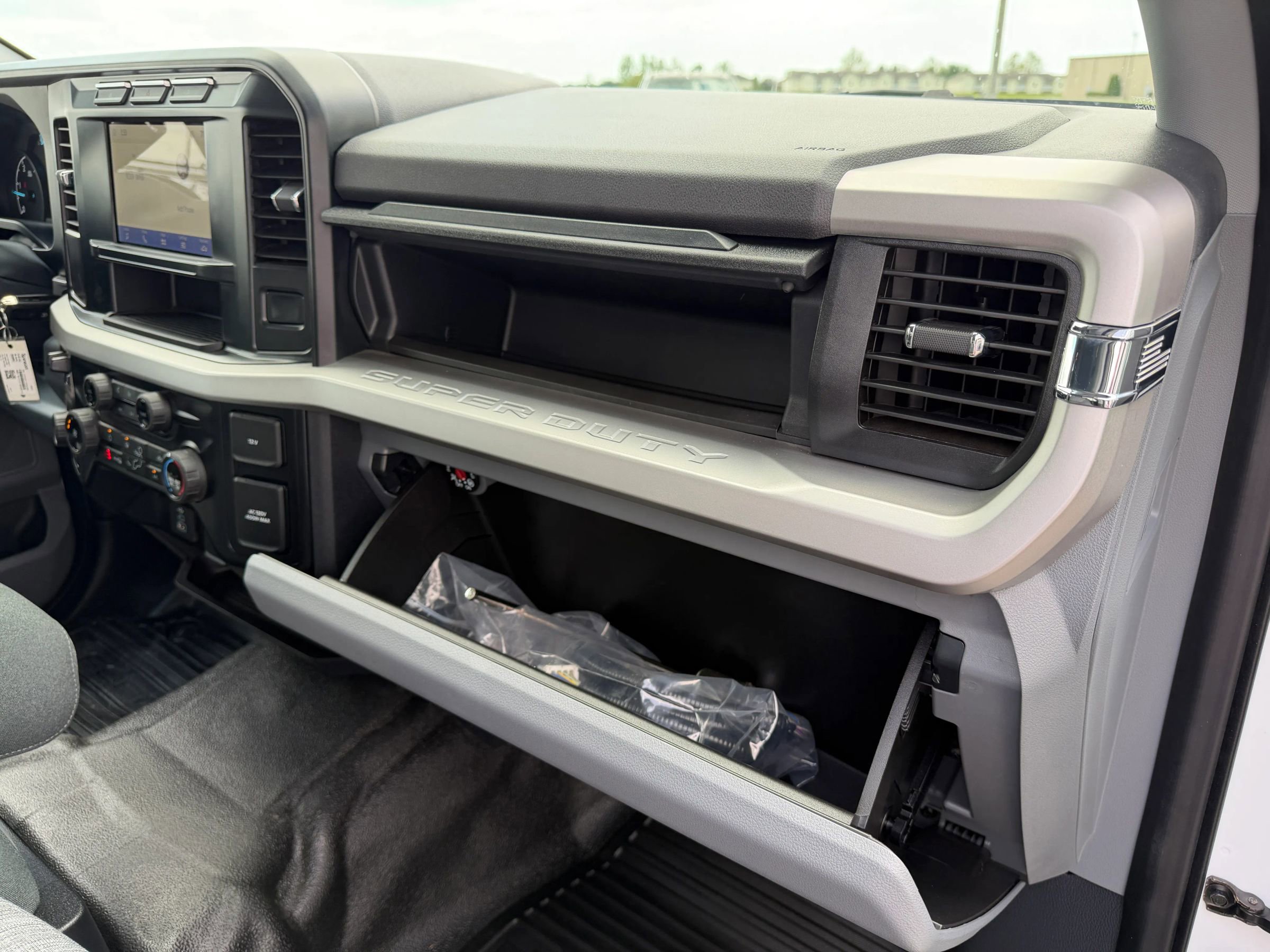 Used 2024 Ford F550 4x4 Crew Cab Super Duty w/ XLT Value Package image 34