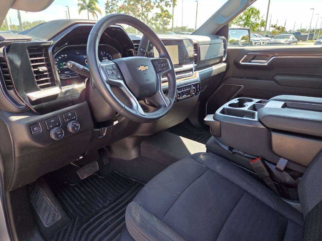 Used 2023 Chevrolet Silverado 1500 LT AWD/4WD image 28