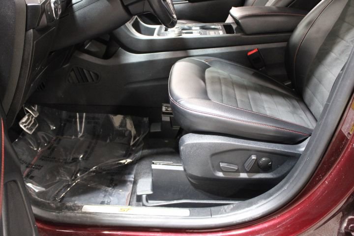 Used 2021 Ford Edge ST-Line image 19