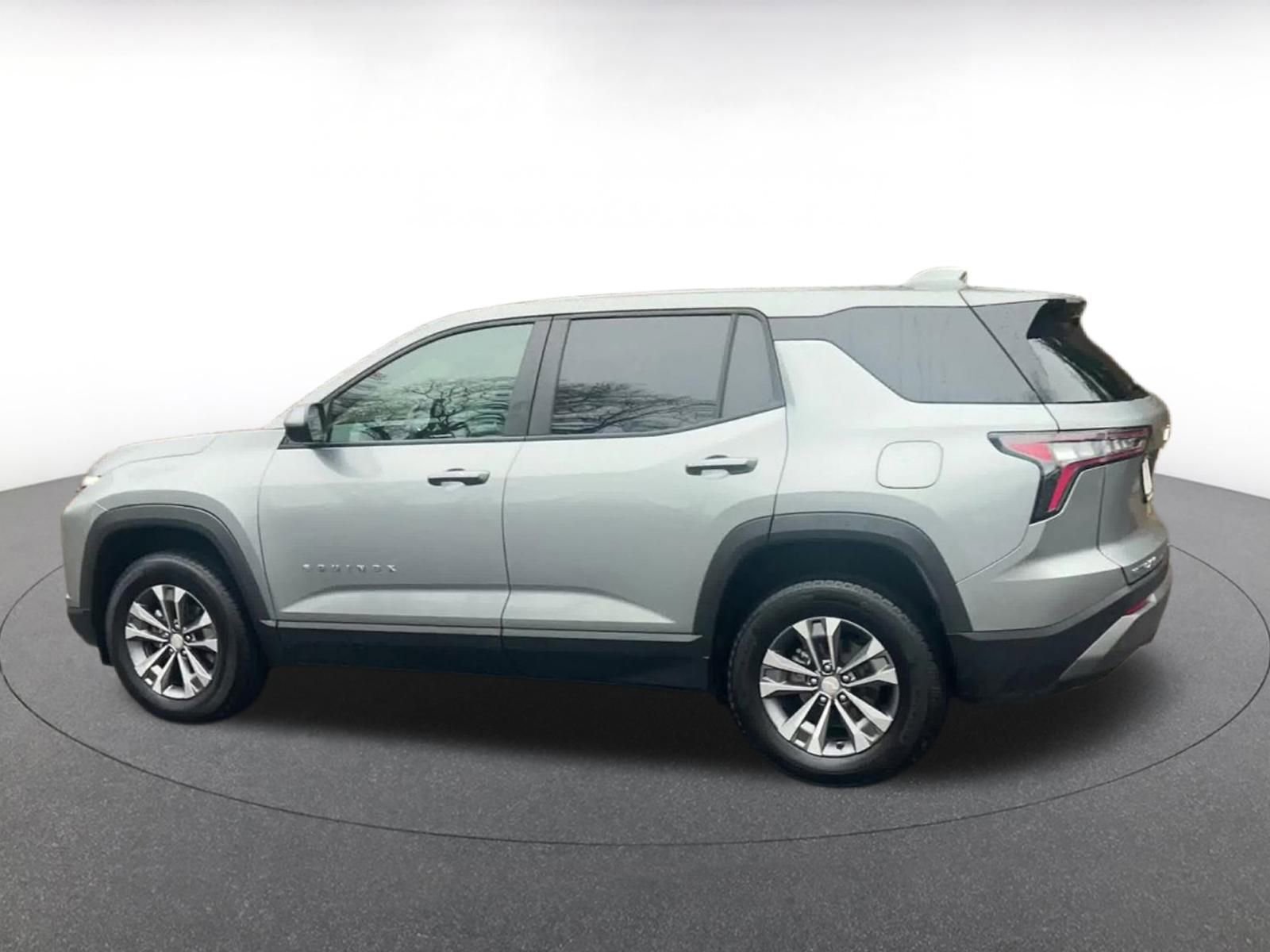 Used 2025 Chevrolet Equinox LT image 10