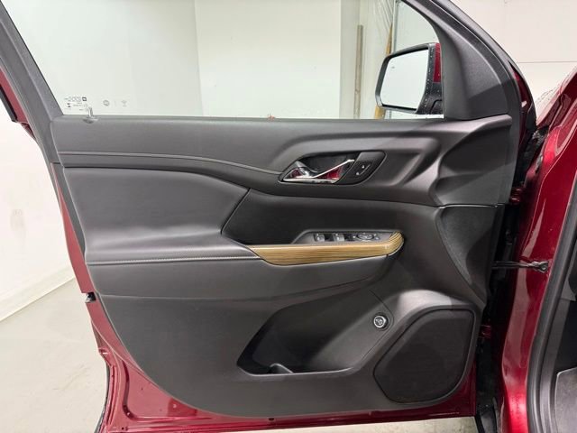 Certified 2023 GMC Acadia SLE w/ Driver Convenience Package image 11