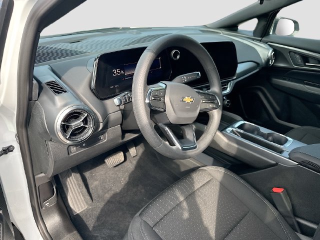 Used 2025 Chevrolet Equinox EV LT FWD image 11