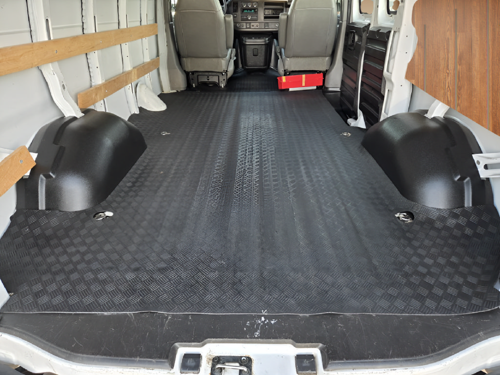 Used 2022 Chevrolet Express 2500 w/ Driver Convenience Package RWD image 31