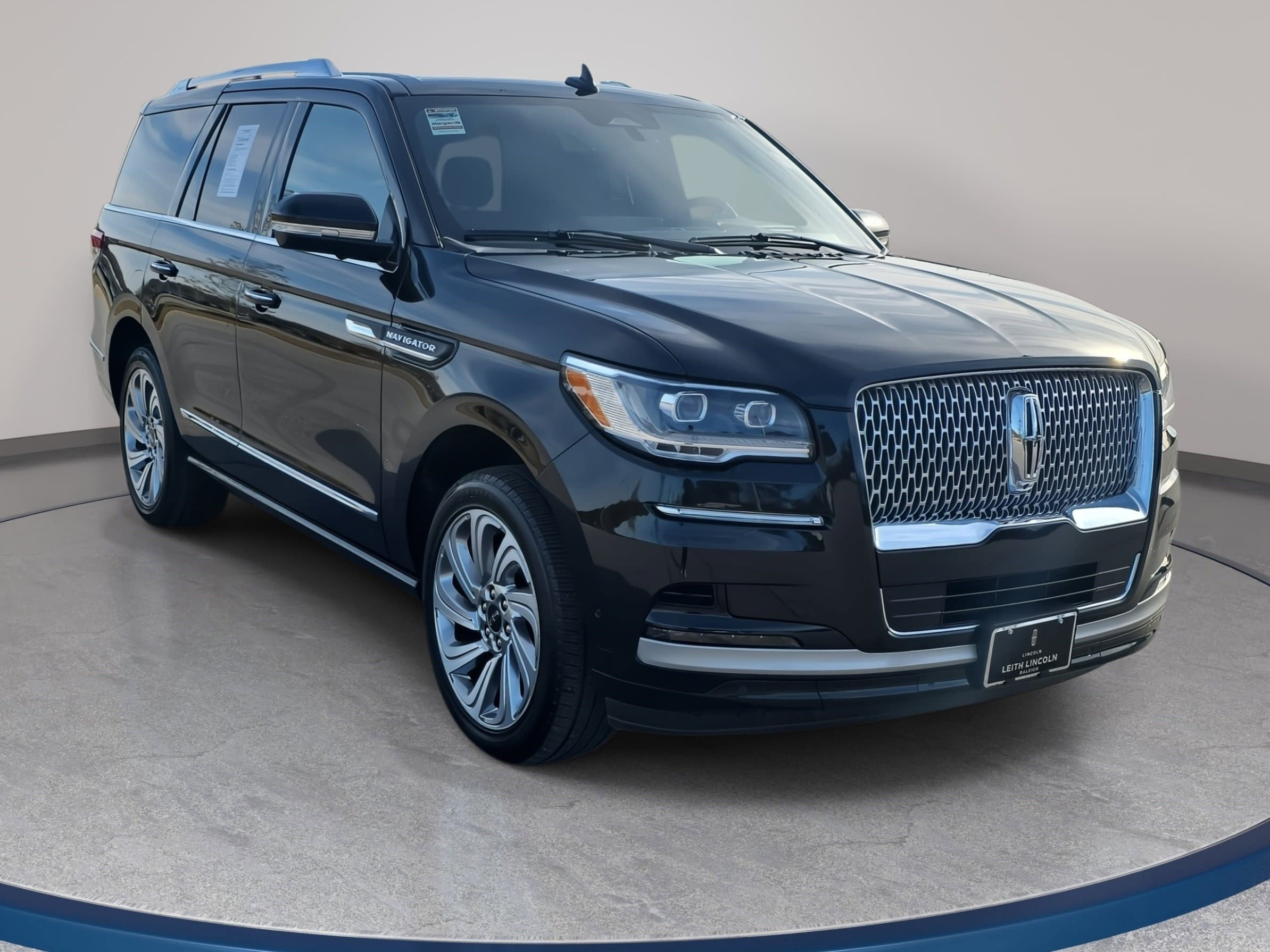 Certified 2024 Lincoln Navigator Reserve image 3