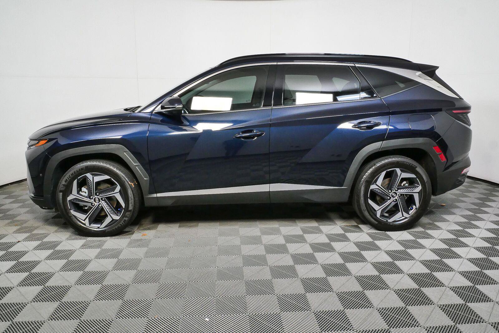 Used 2024 Hyundai Tucson Limited AWD/4WD image 33