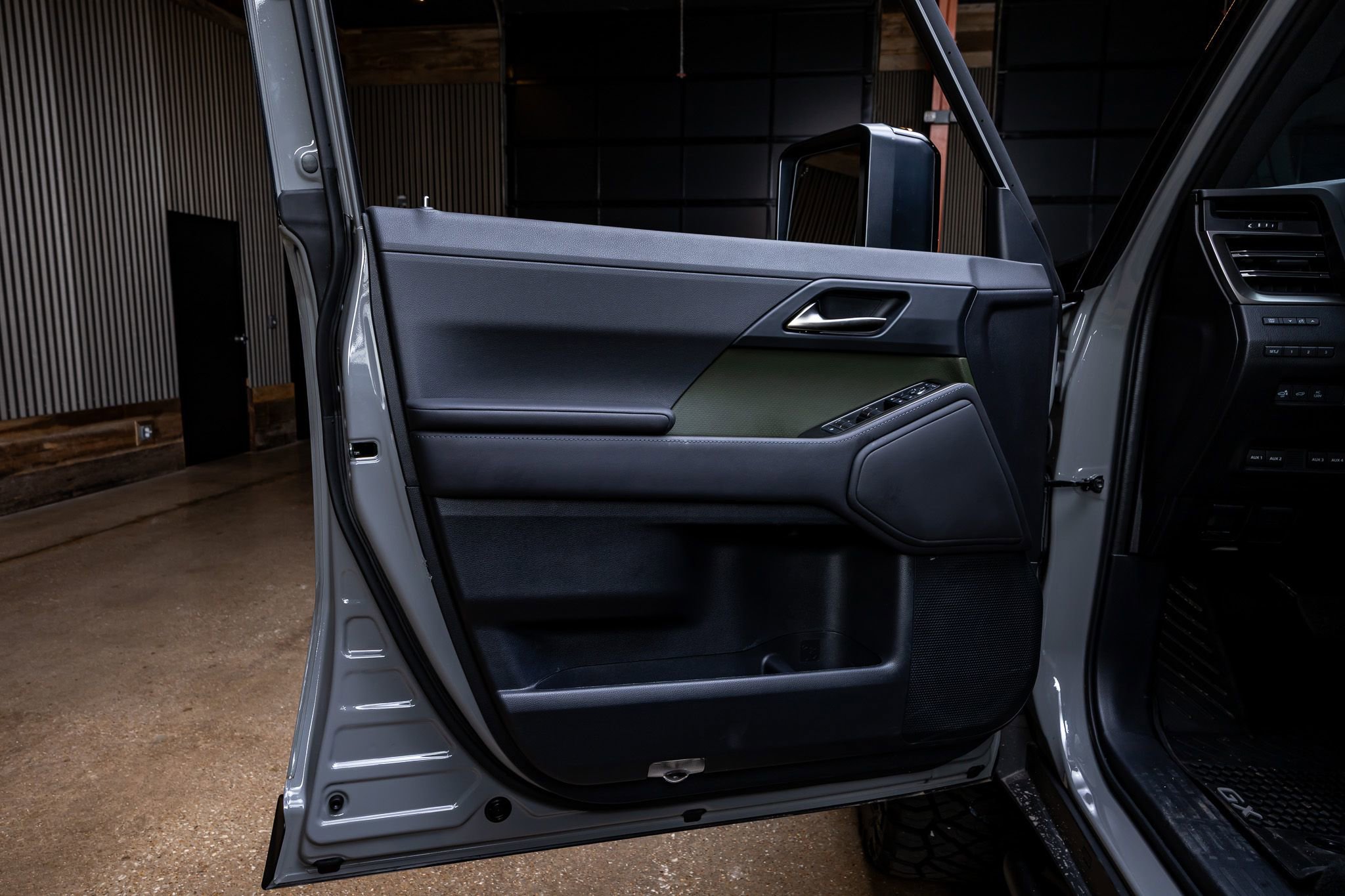 Used 2025 Lexus GX 550 550 Overtrail image 36