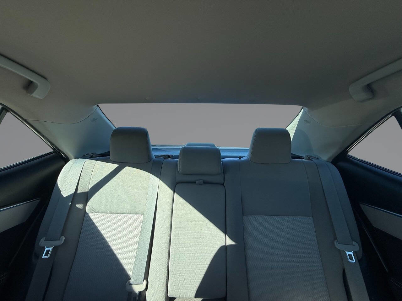 Used 2015 Toyota Corolla LE FWD image 29