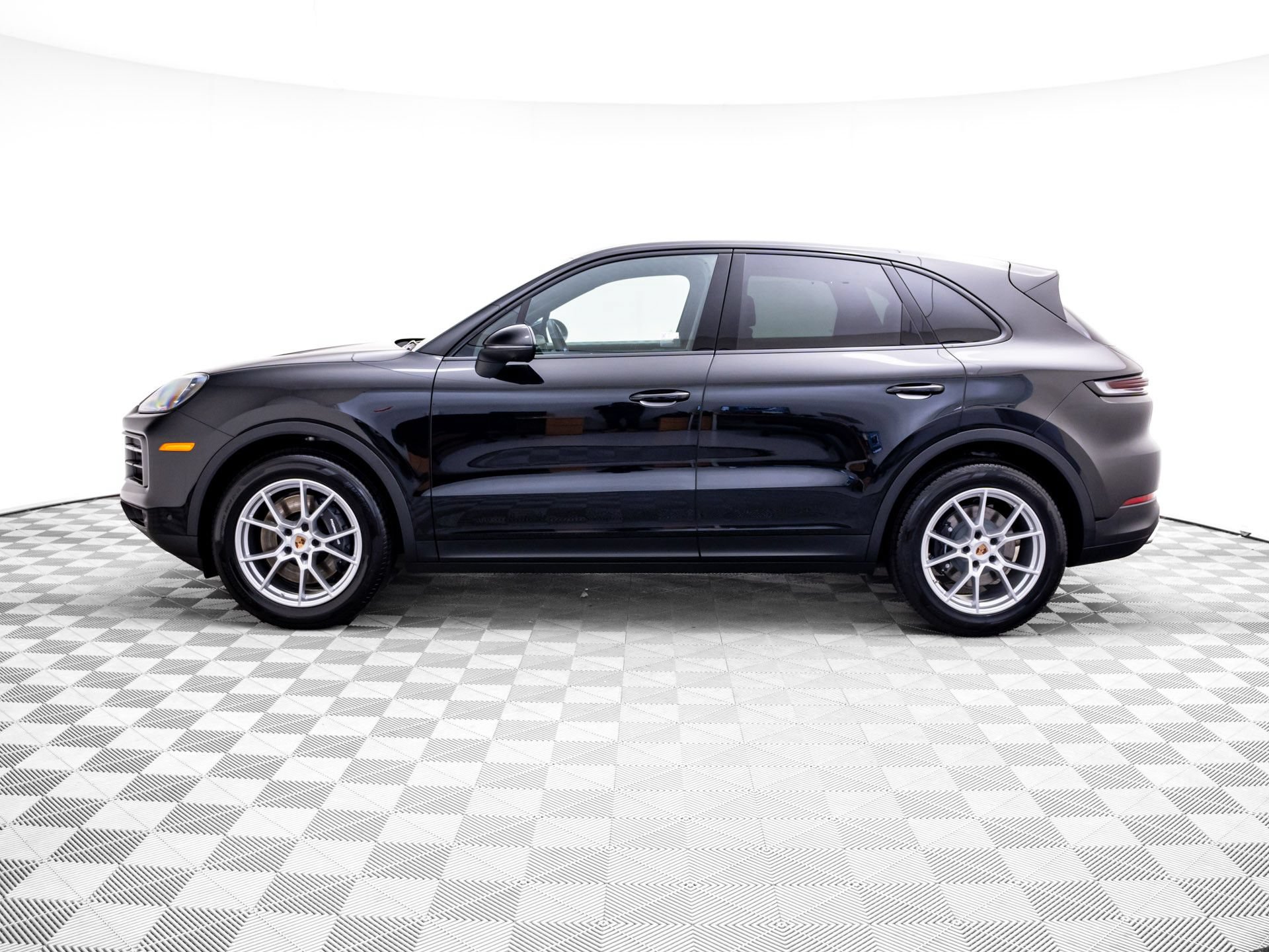 New 2026 Porsche Cayenne AWD/4WD image 2