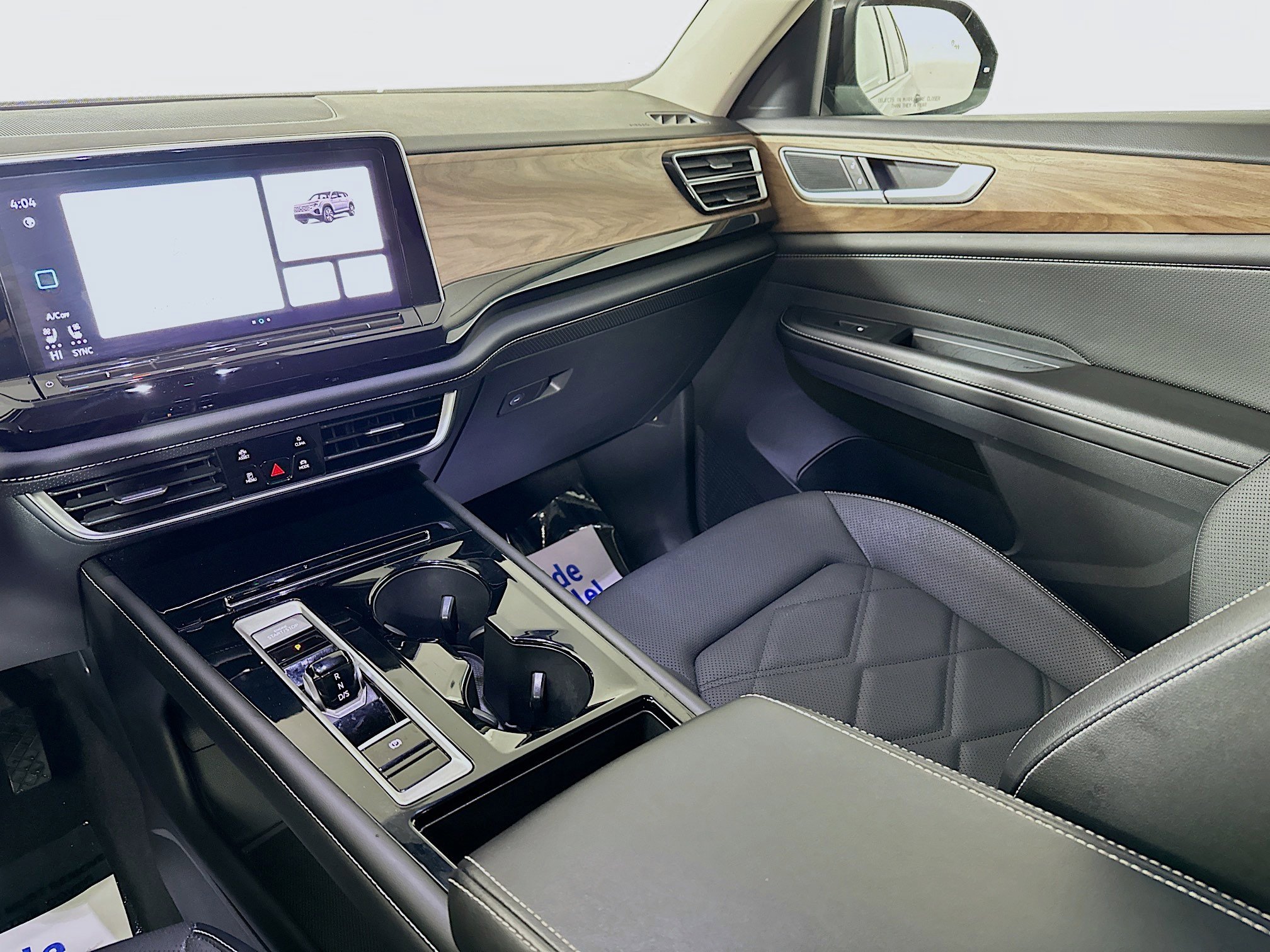 Used 2024 Volkswagen Atlas SE image 21