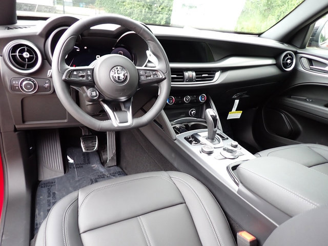 New 2025 Alfa Romeo Stelvio Sprint AWD/4WD image 15