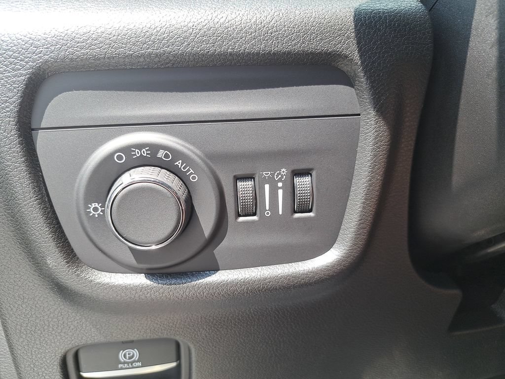 Certified 2023 Jeep Grand Cherokee Altitude AWD/4WD image 26