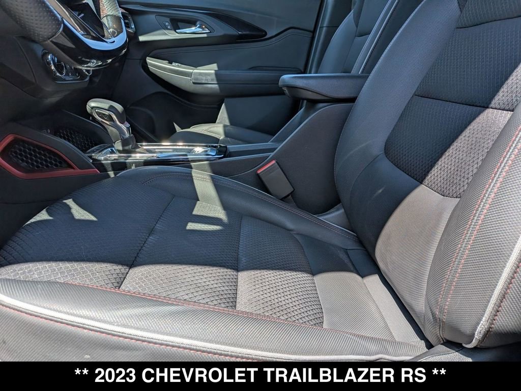 Used 2023 Chevrolet TrailBlazer RS w/ Convenience Package FWD image 17