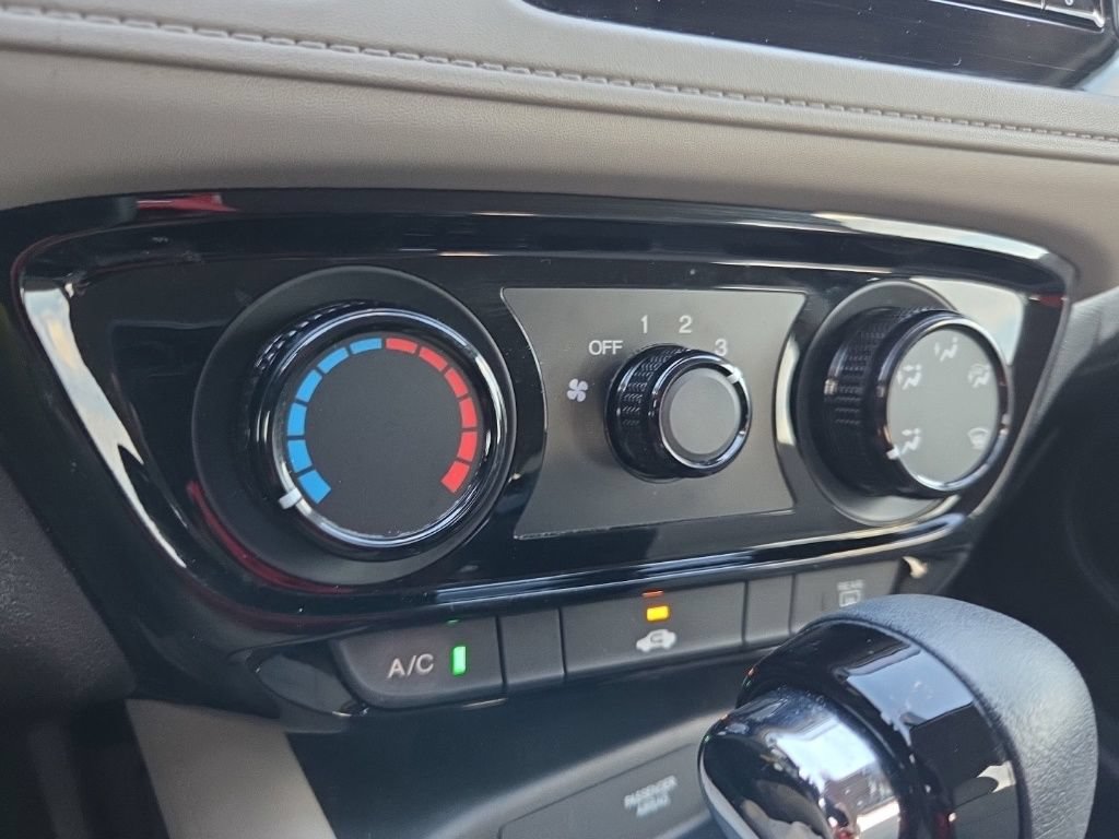 Used 2016 Honda HR-V LX image 41