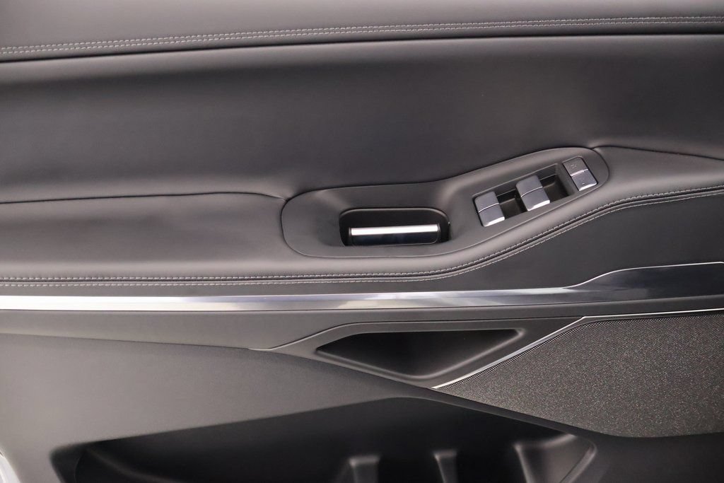 New 2025 Lincoln Navigator Reserve w/ Jet Appearance Package AWD/4WD image 17