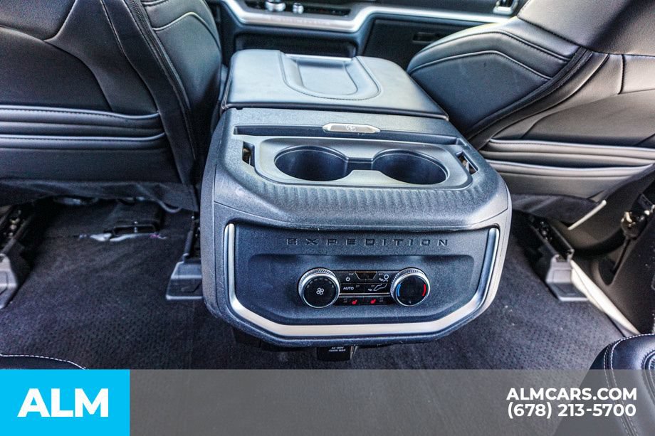 Used 2025 Ford Expedition Platinum AWD/4WD image 33