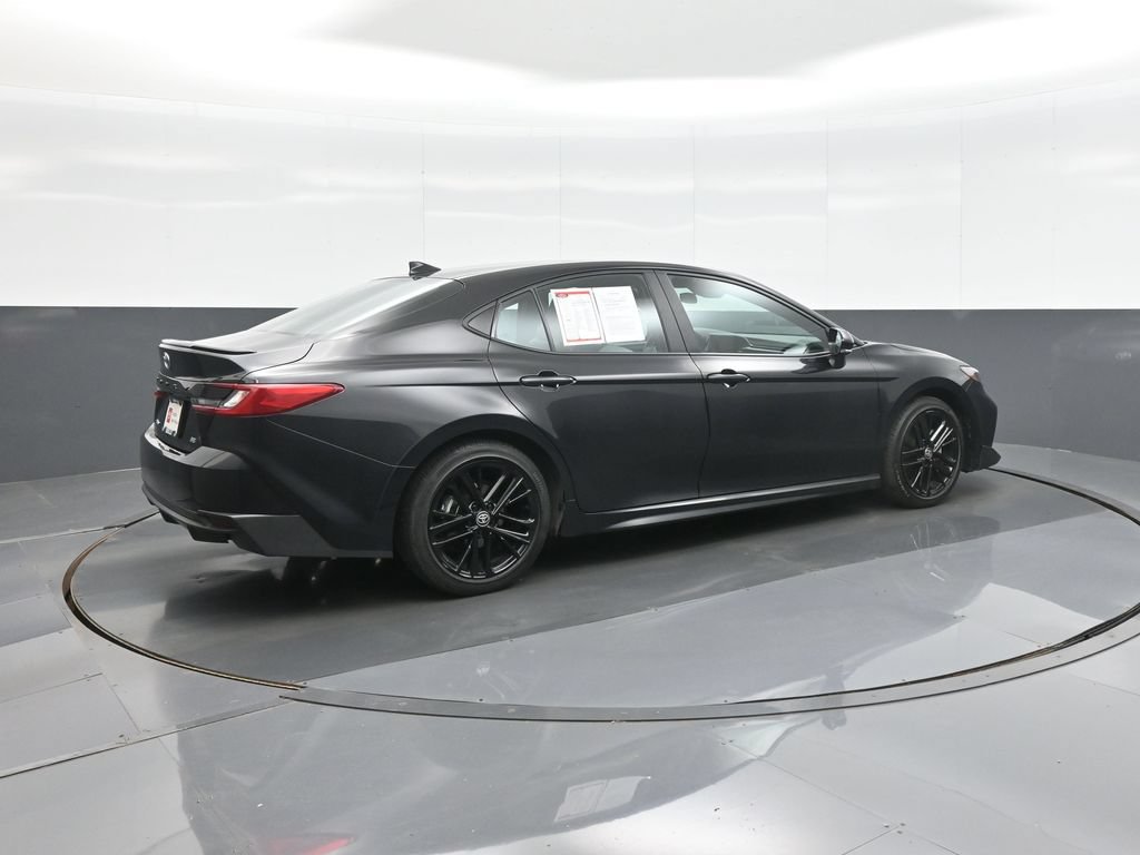 Used 2025 Toyota Camry SE FWD image 7