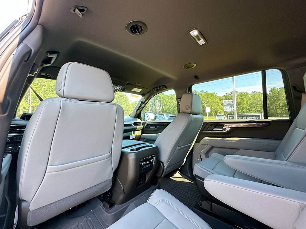 Used 2025 GMC Yukon XL Elevation RWD image 4