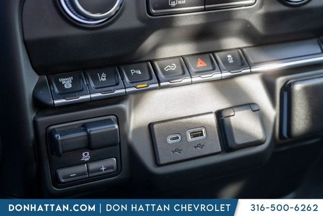 Used 2024 Chevrolet Silverado 2500 Custom w/ Custom Value Package image 11