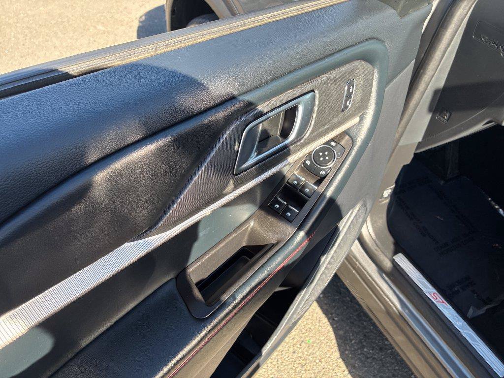 Used 2025 Ford Explorer ST-Line AWD/4WD image 14