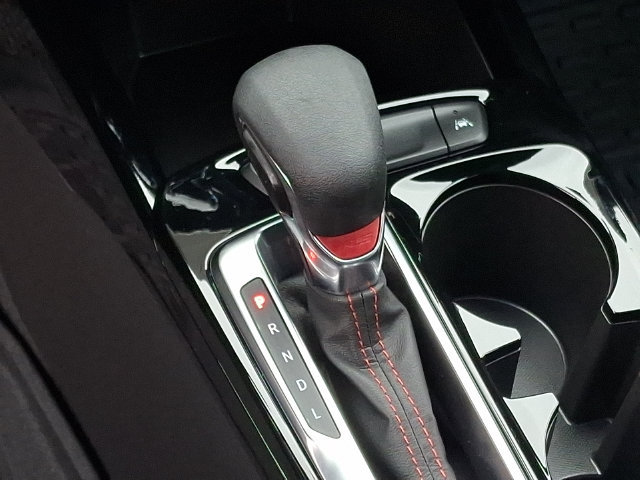 Used 2025 Chevrolet Trax RS FWD image 14