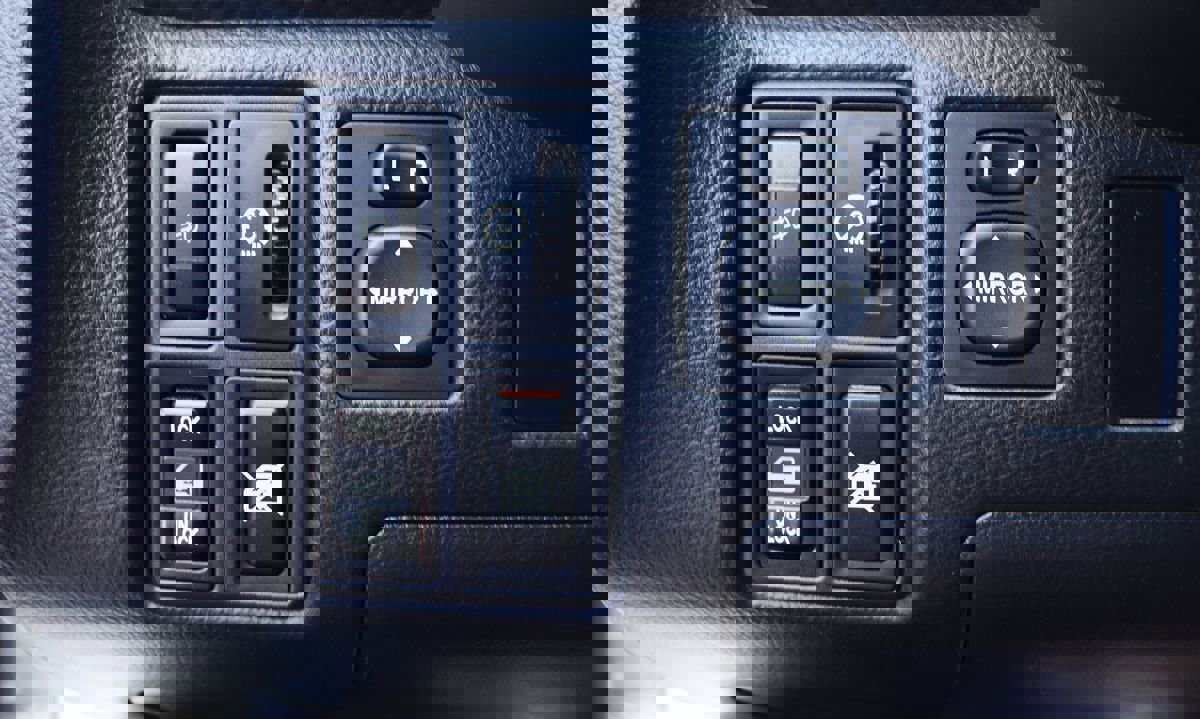 Used 2004 Toyota MR2 image 31