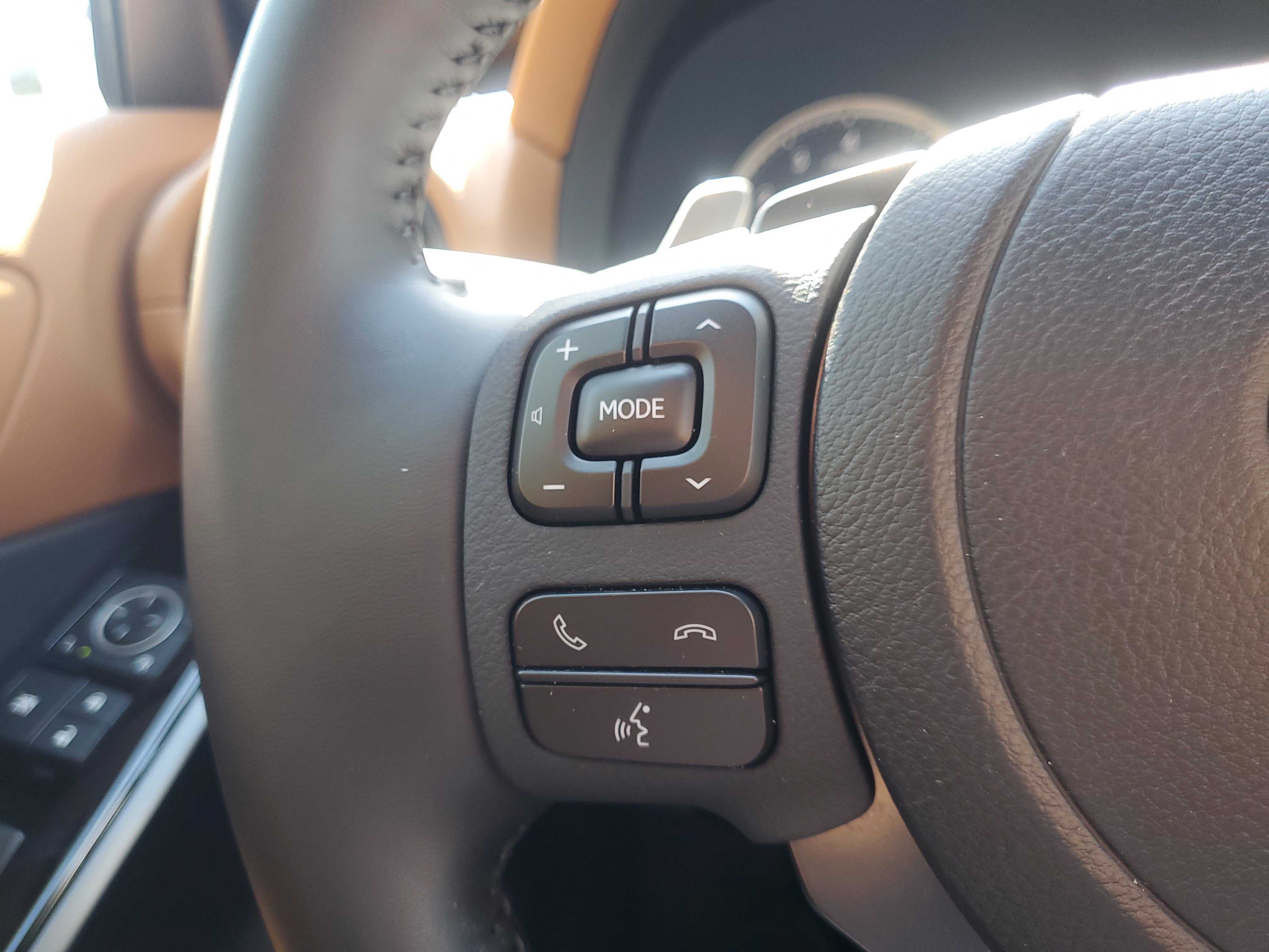 Used 2025 Lexus IS 350 F Sport w/ Accessory Package 2 RWD image 21