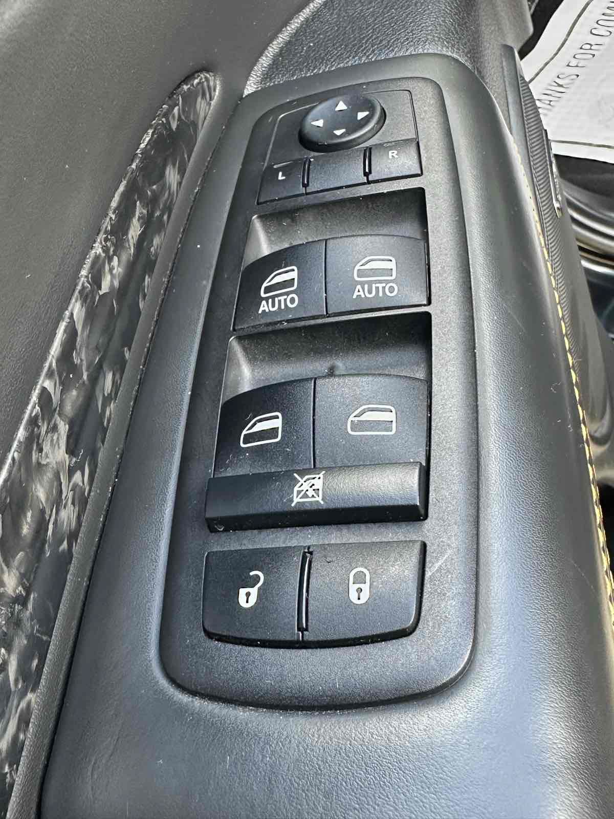 Used 2023 Dodge Durango R/T w/ Hemi Orange Plus Package AWD/4WD image 29