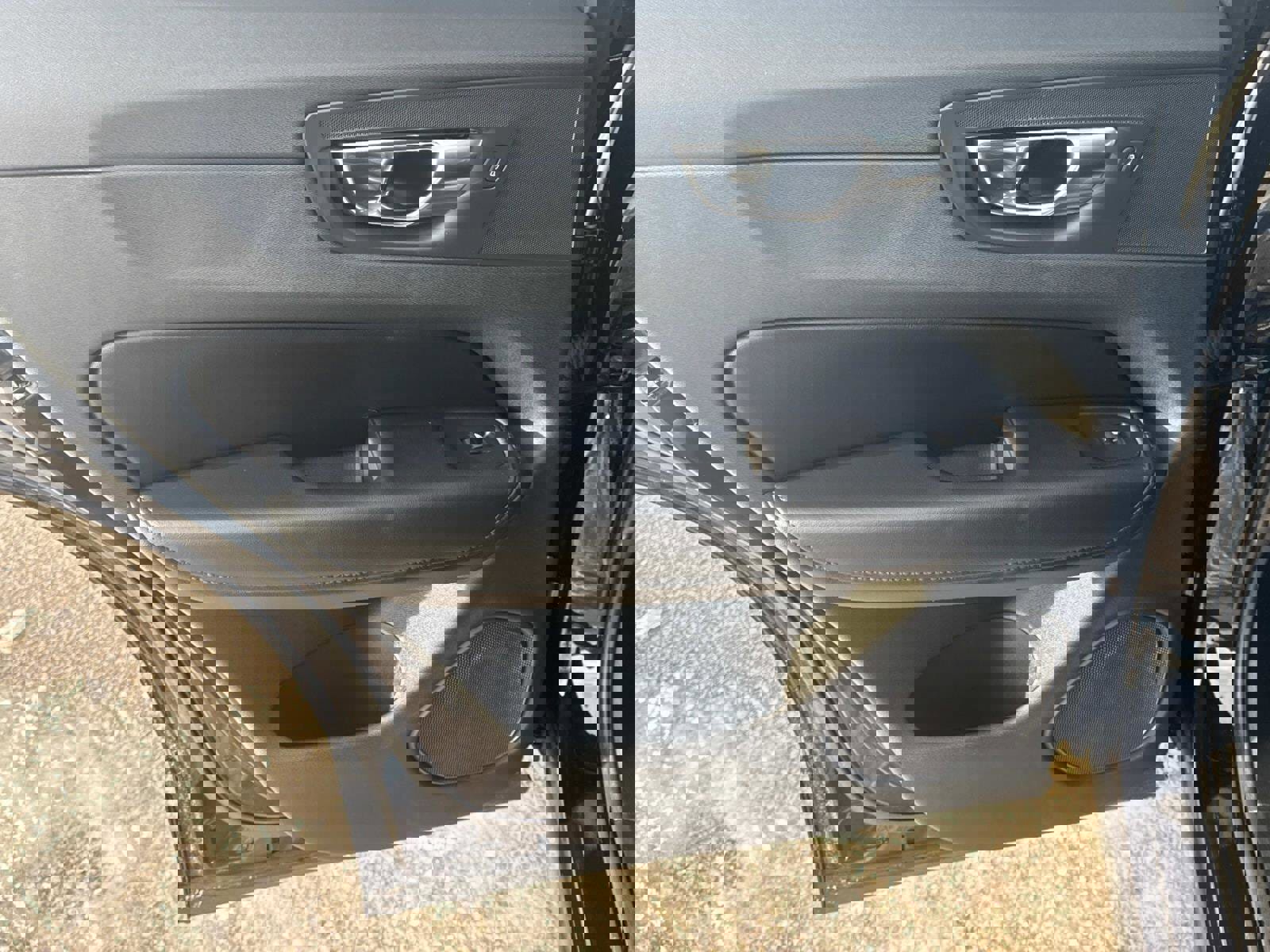 Certified 2023 Volvo XC60 B5 Plus w/ Climate Package image 11