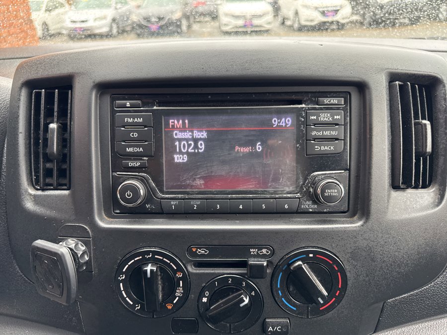 Used 2018 Nissan NV200 S w/ Cruise Control Package image 19