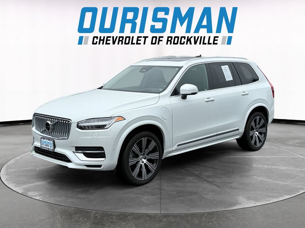 Used 2025 Volvo XC90 T8 Ultra w/ Protection Package Premier AWD/4WD image 2