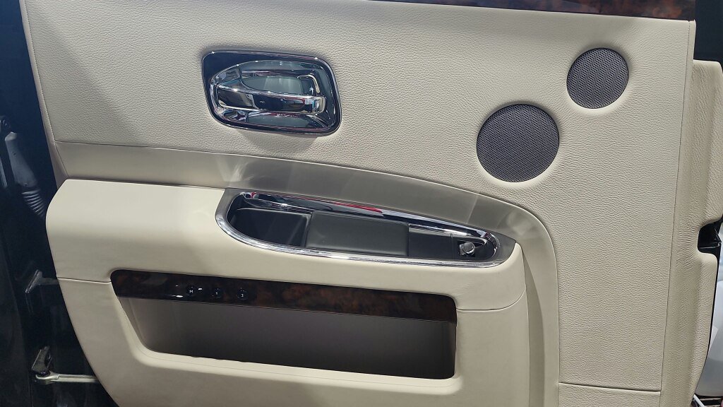 Used 2013 Rolls-Royce Ghost RWD image 23