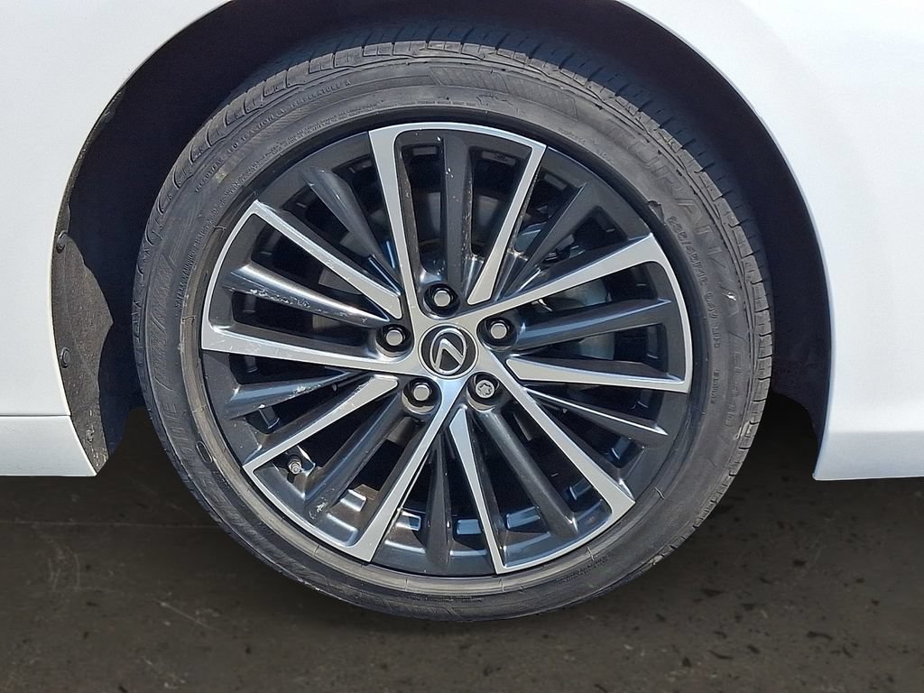 Used 2024 Lexus ES 350 w/ Premium Package FWD image 9