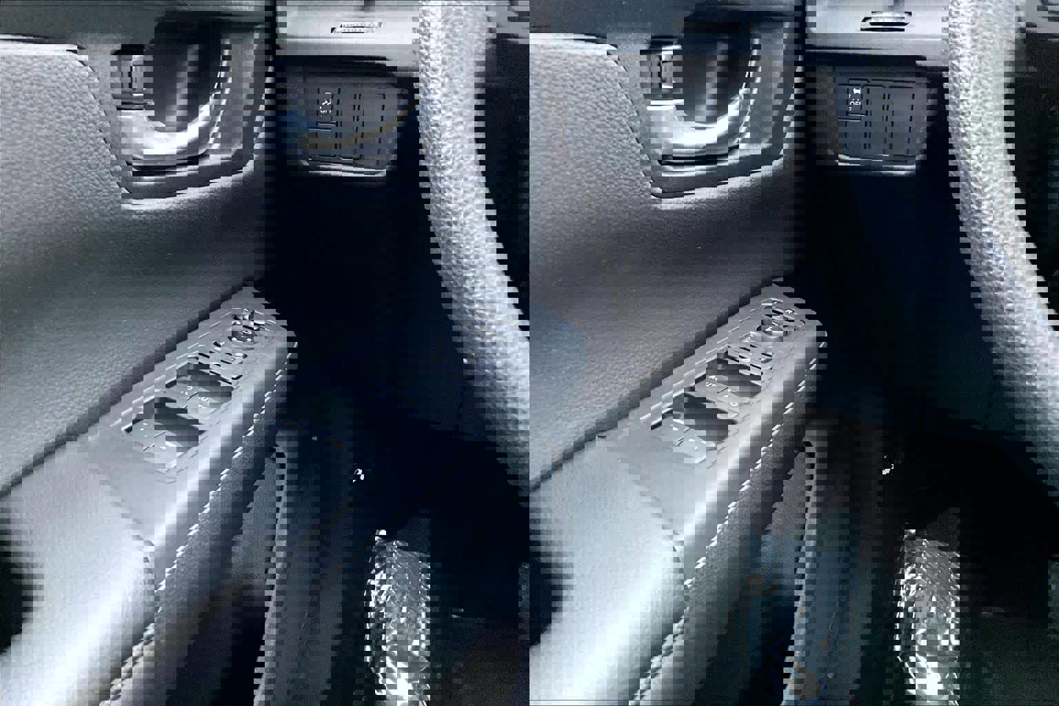 Used 2023 Honda CR-V EX image 31