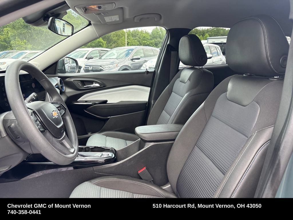 Used 2026 Chevrolet Trax LT FWD image 11