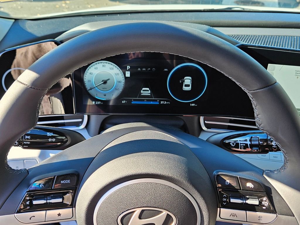 New 2025 Hyundai Elantra Limited image 24