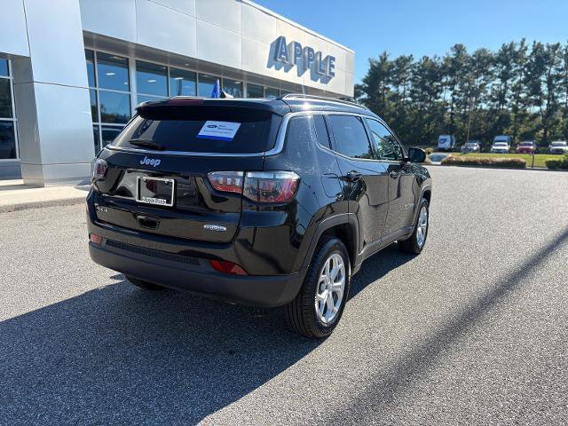 Used 2024 Jeep Compass Latitude AWD/4WD image 3