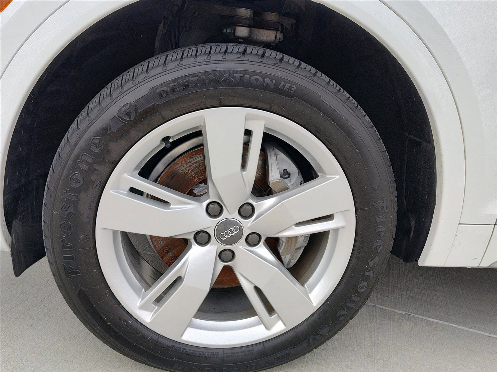 Used 2019 Audi Q5 Prestige w/ Prestige Package image 12