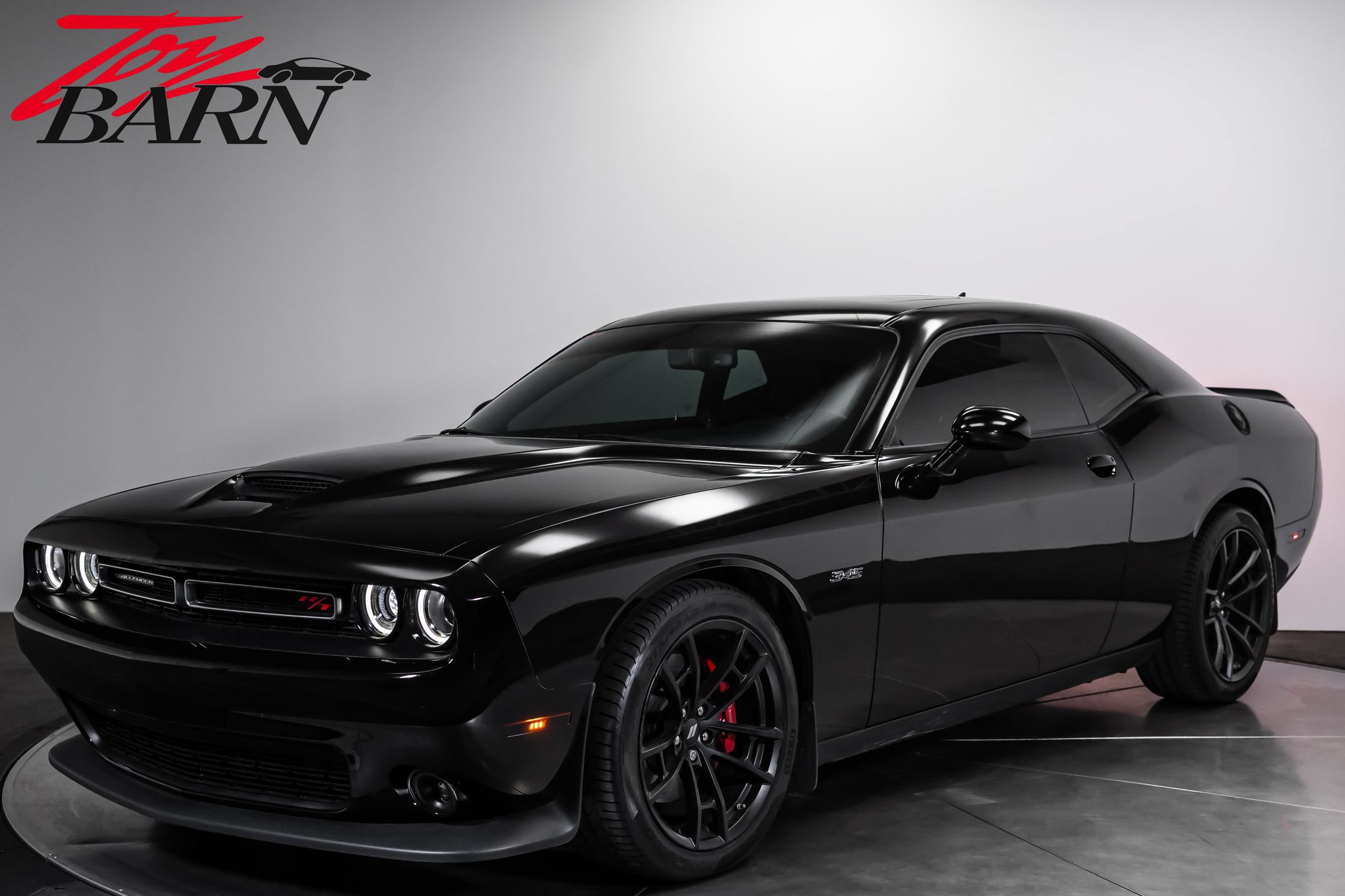 Used 2023 Dodge Challenger R/T w/ Plus Package RWD image 1