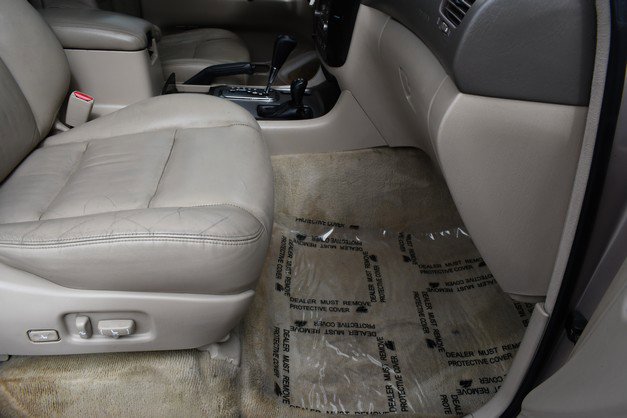 Used 2005 Toyota Land Cruiser image 26