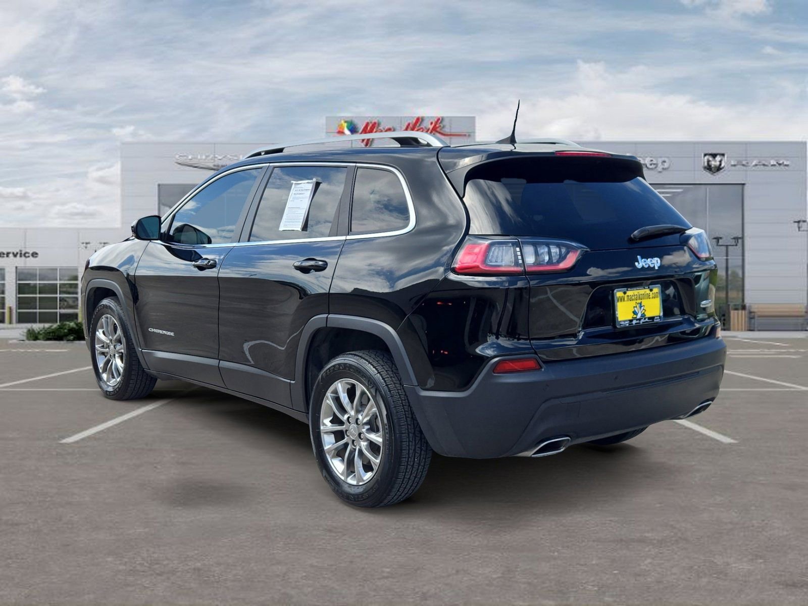 Used 2021 Jeep Cherokee Latitude Lux w/ Comfort/Convenience Group FWD image 3